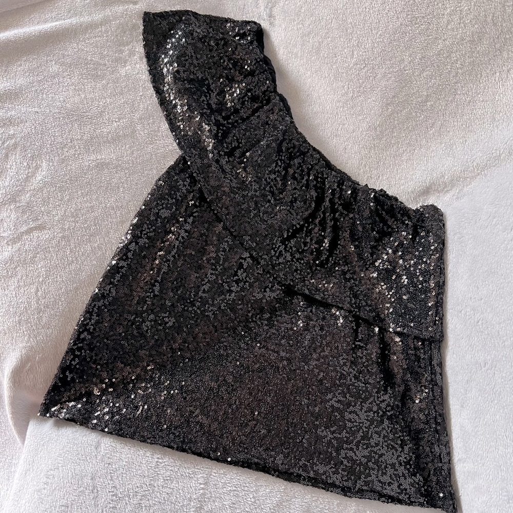 NWT BB Dakota Black Sequin One Shoulder Top Sz M